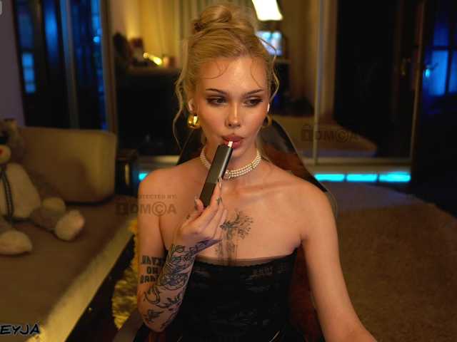 ManiFreyja live cam on BongaCams