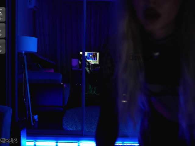 ManiFreyja live cam on BongaCams