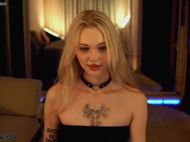 ManiFreyja live cam on BongaCams