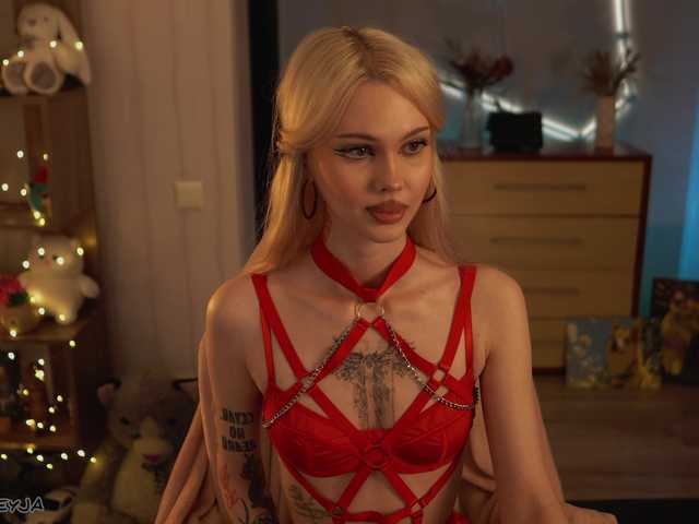 ManiFreyja live cam