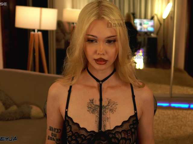 ManiFreyja live cam on BongaCams
