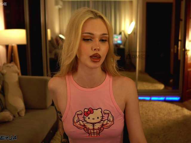 ManiFreyja live cam on BongaCams