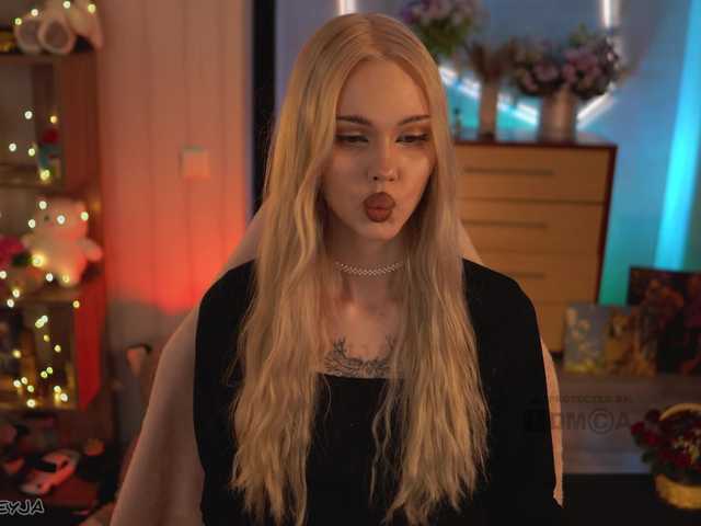 ManiFreyja's BongaCams show and profile