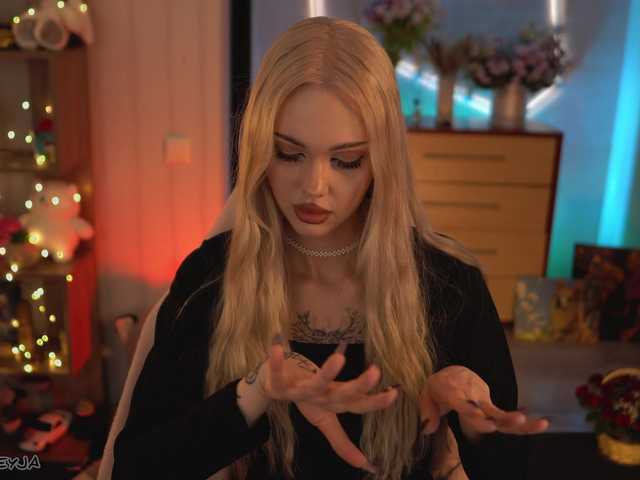 ManiFreyja's BongaCams show and profile