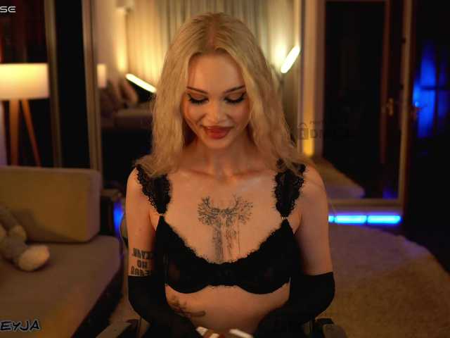 ManiFreyja live cam on BongaCams