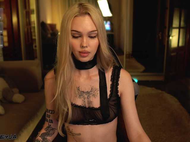 ManiFreyja live cam on BongaCams