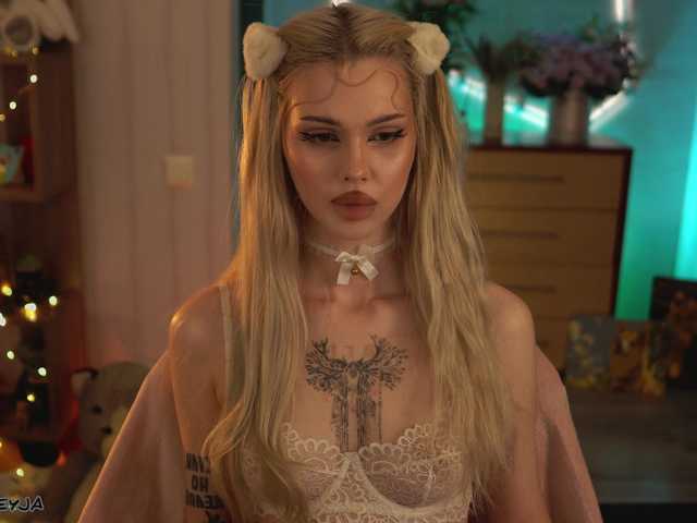 ManiFreyja's BongaCams show and profile