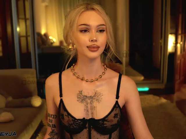 ManiFreyja live cam on BongaCams
