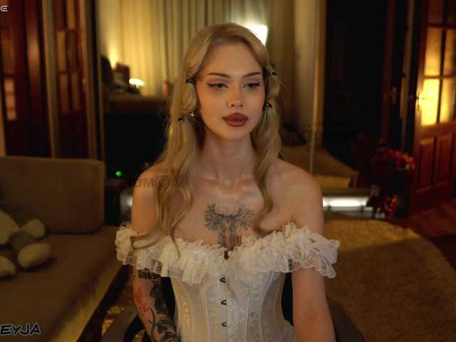 ManiFreyja live cam on BongaCams