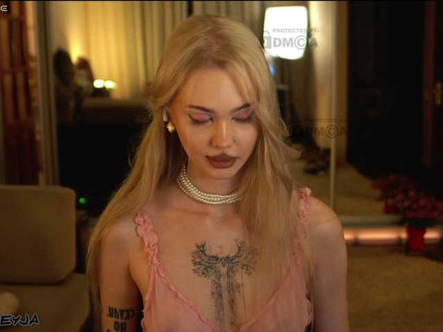 ManiFreyja live cam on BongaCams