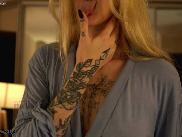 ManiFreyja live cam on BongaCams