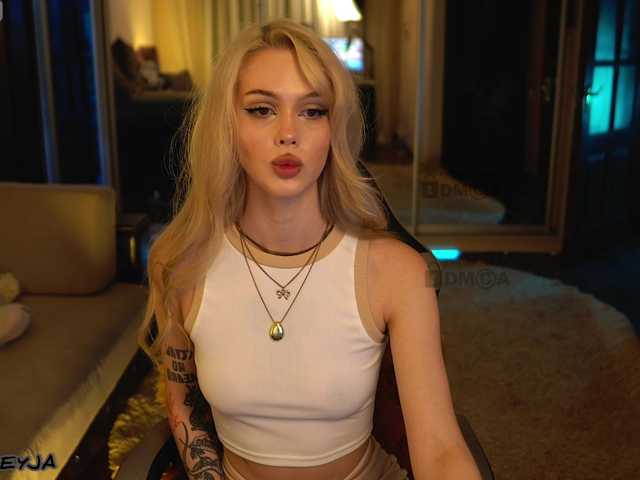 ManiFreyja live cam on BongaCams