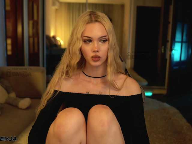 ManiFreyja, live now on BongaCams