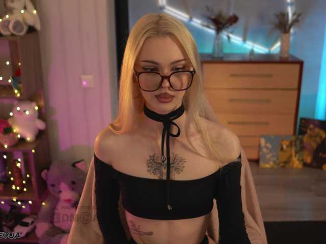 ManiFreyja live cam on BongaCams