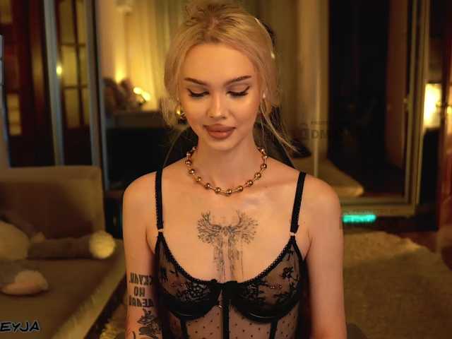 ManiFreyja live cam on BongaCams