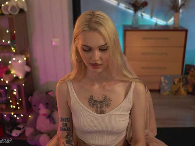 ManiFreyja live cam on BongaCams