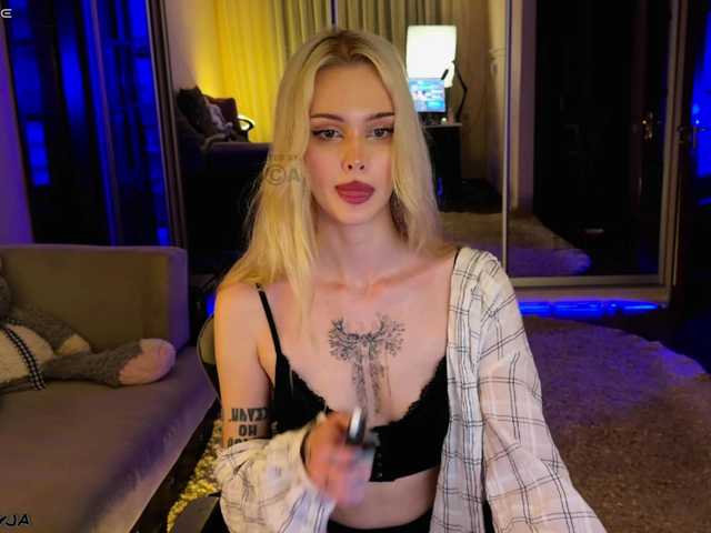 ManiFreyja live cam on BongaCams