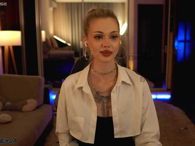 ManiFreyja live cam on BongaCams
