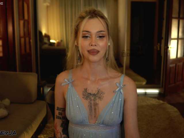 ManiFreyja live cam on BongaCams