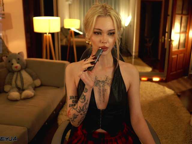 ManiFreyja live cam on BongaCams
