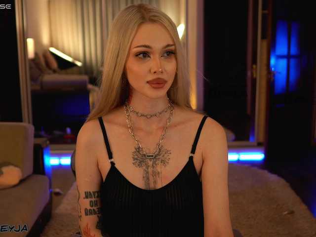 ManiFreyja live cam on BongaCams