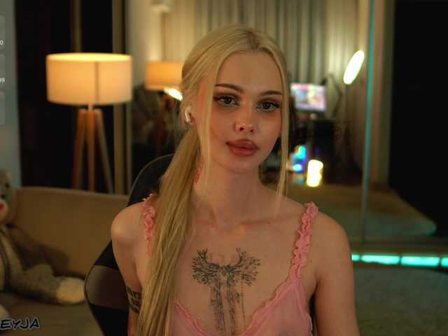 ManiFreyja live cam on BongaCams