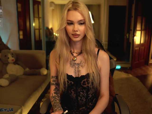 ManiFreyja live cam on BongaCams