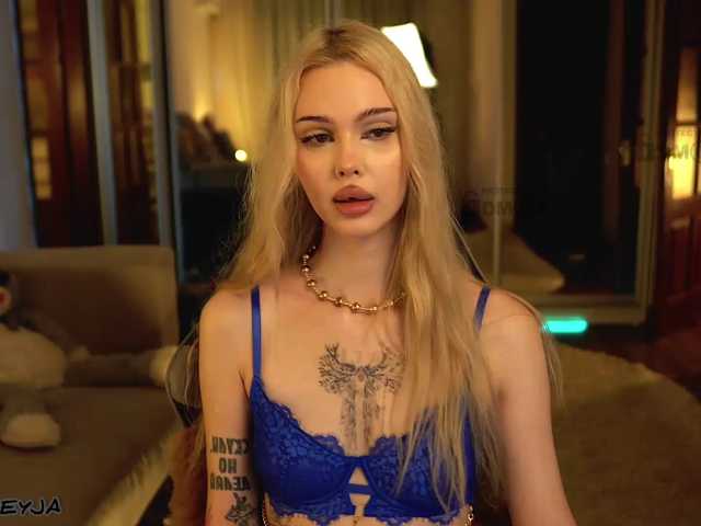 ManiFreyja live cam on BongaCams