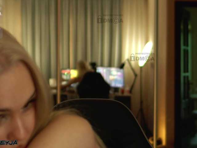 ManiFreyja live cam on BongaCams