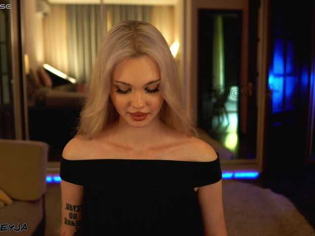 ManiFreyja live cam on BongaCams