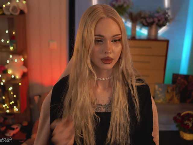 ManiFreyja's BongaCams show and profile