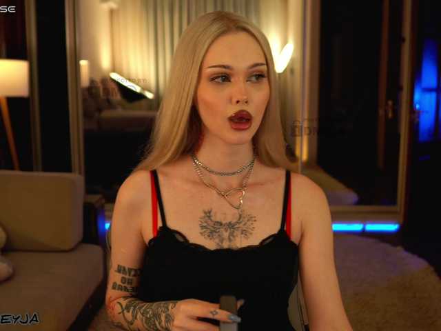 ManiFreyja live cam on BongaCams