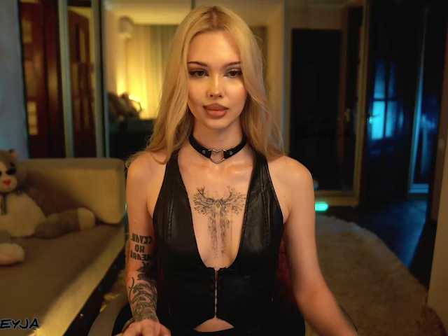 ManiFreyja live cam on BongaCams