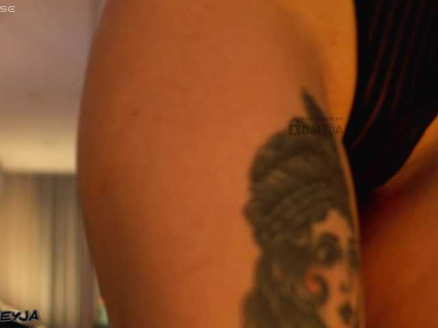 ManiFreyja live cam on BongaCams