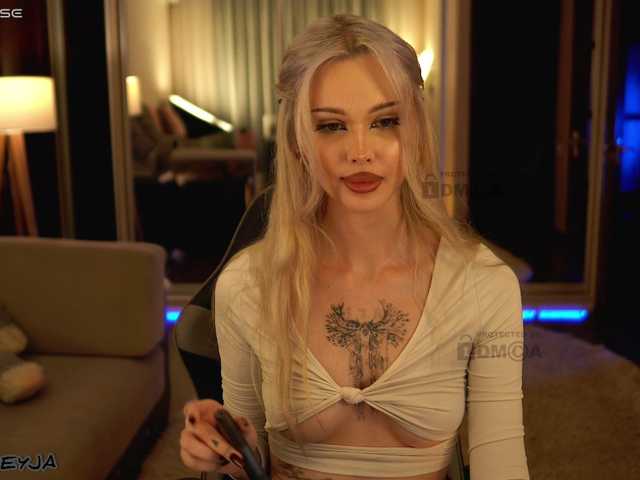 ManiFreyja live cam on BongaCams