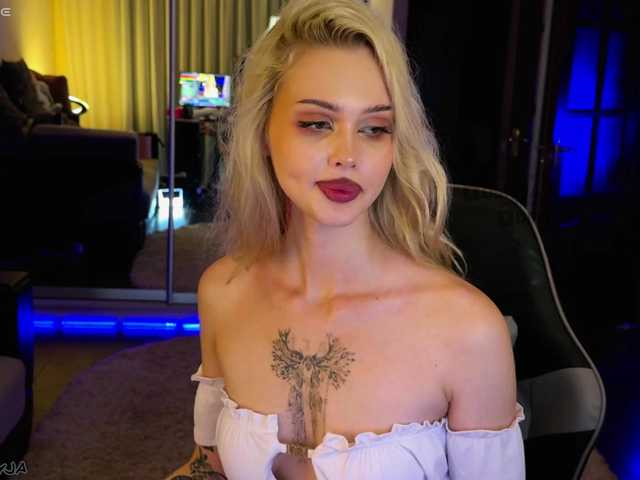 ManiFreyja live cam on BongaCams