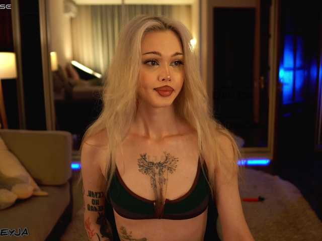 ManiFreyja live cam on BongaCams