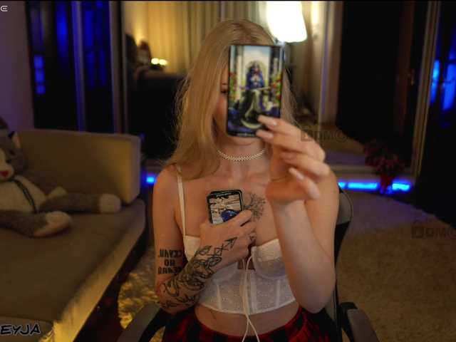 ManiFreyja live cam on BongaCams