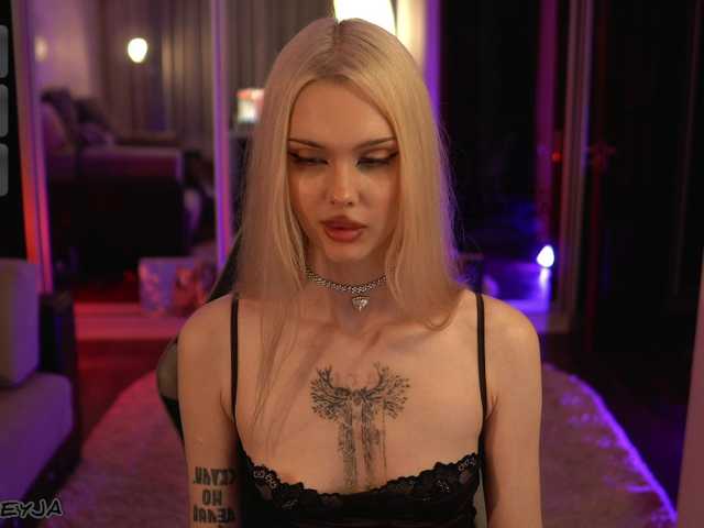 ManiFreyja live cam on BongaCams