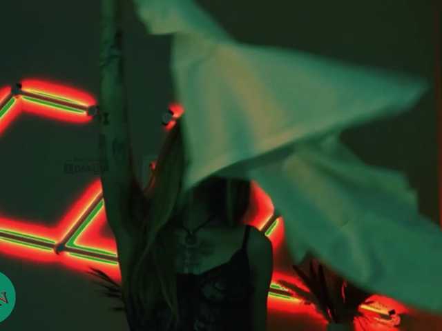 ManiFreyja live cam on BongaCams