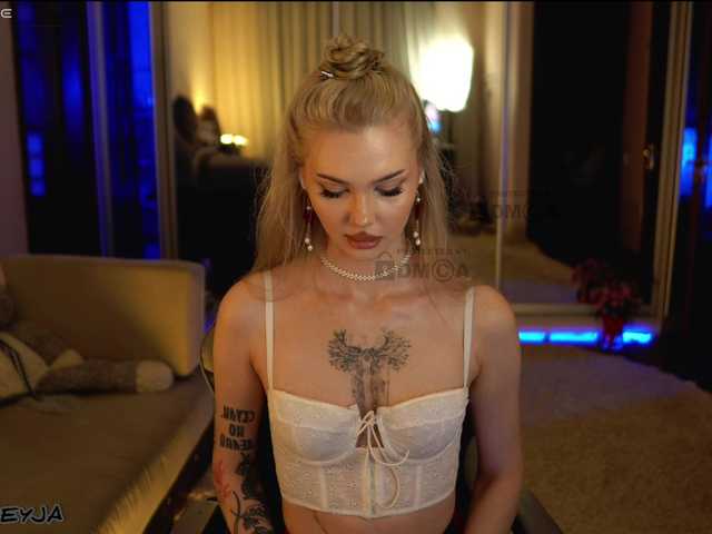 ManiFreyja live cam on BongaCams