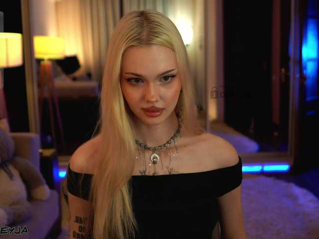 ManiFreyja live cam on BongaCams