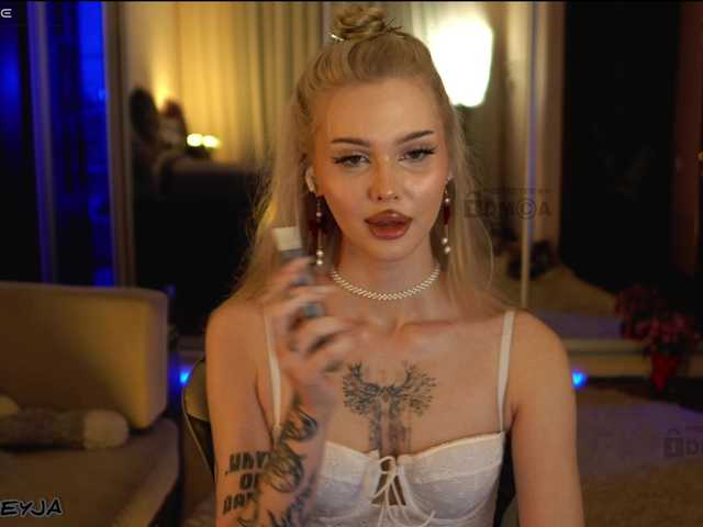 ManiFreyja live cam on BongaCams