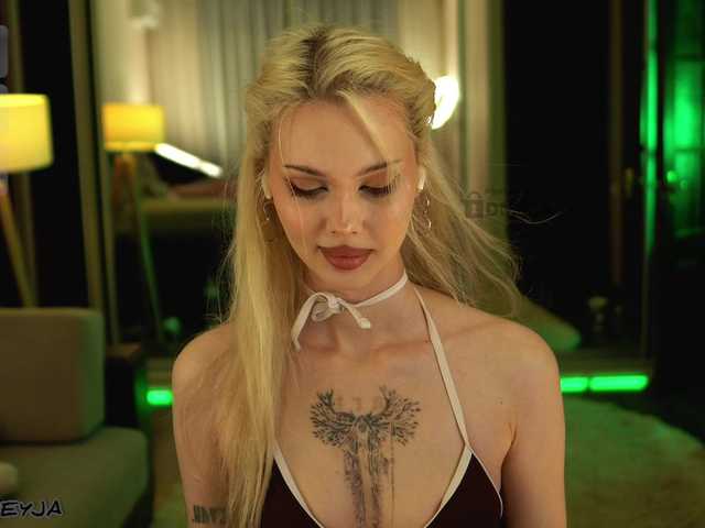 ManiFreyja live cam