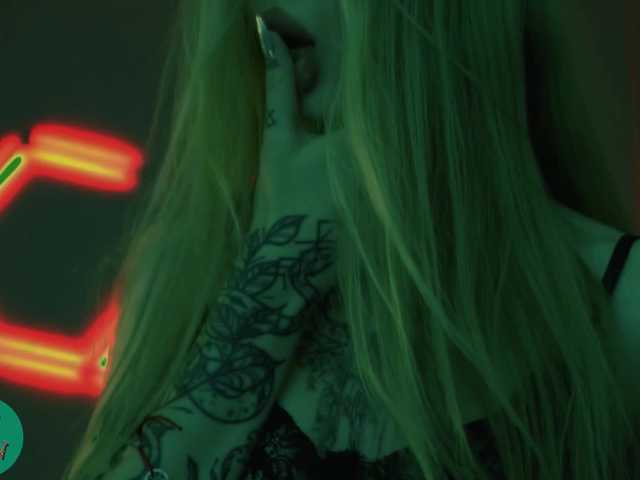 ManiFreyja live cam on BongaCams