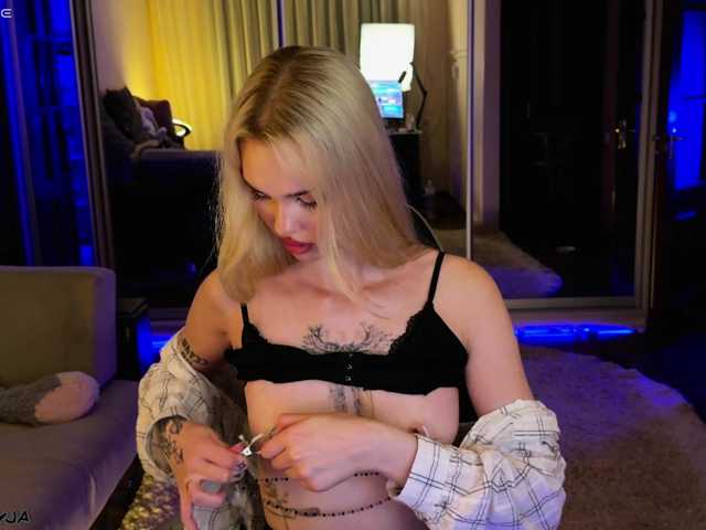 ManiFreyja live cam on BongaCams