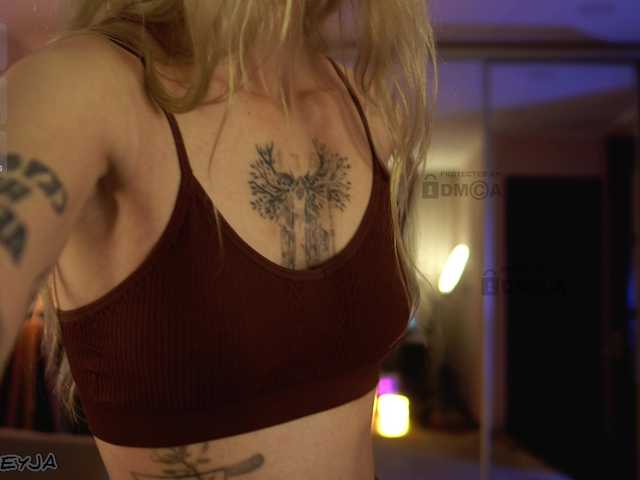 ManiFreyja live cam on BongaCams