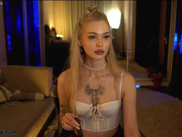 ManiFreyja live cam on BongaCams