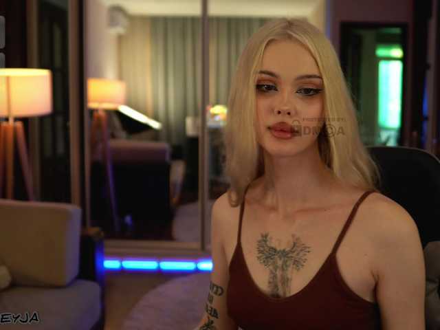 ManiFreyja live cam on BongaCams