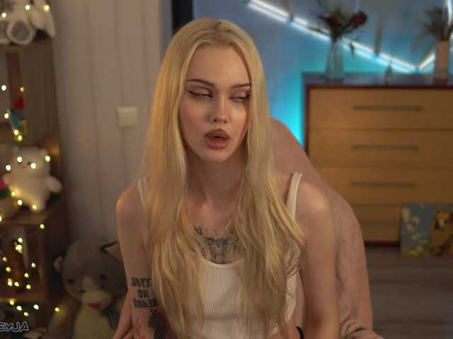 ManiFreyja live cam on BongaCams